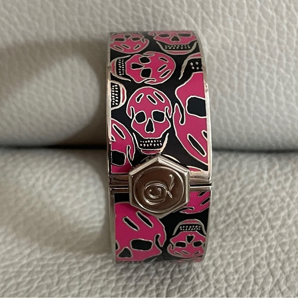 Rare Auth ALEXANDER McQUEEN Black/Pink Sliver Skull Enamel Bangle/ Bracelet